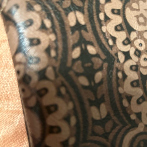 PATRICIA NASH Two piece set/ WALLET and large wristlet - Picture 9 of 13